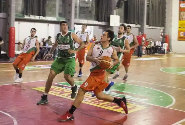 Gualeguaychú entrena para el clasificatorio del Provincial de Mayores