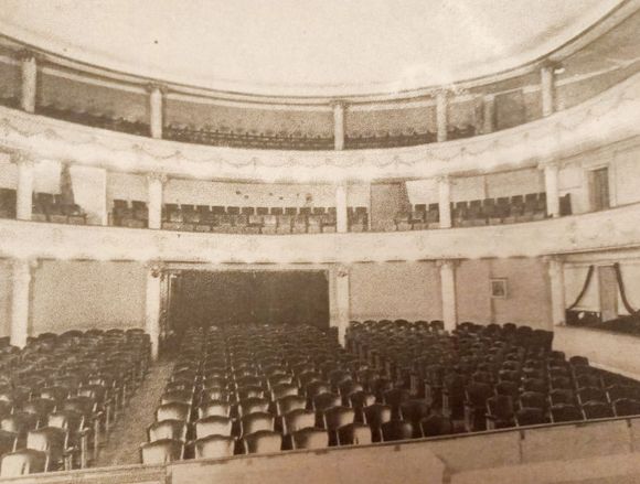 El primer propietario, del primer Teatro Odeón