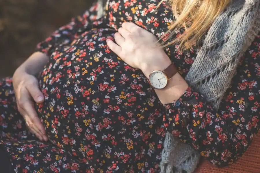 Jornada de promoción de la salud de la embarazada y el niño por nacer en la plaza Eva Perón