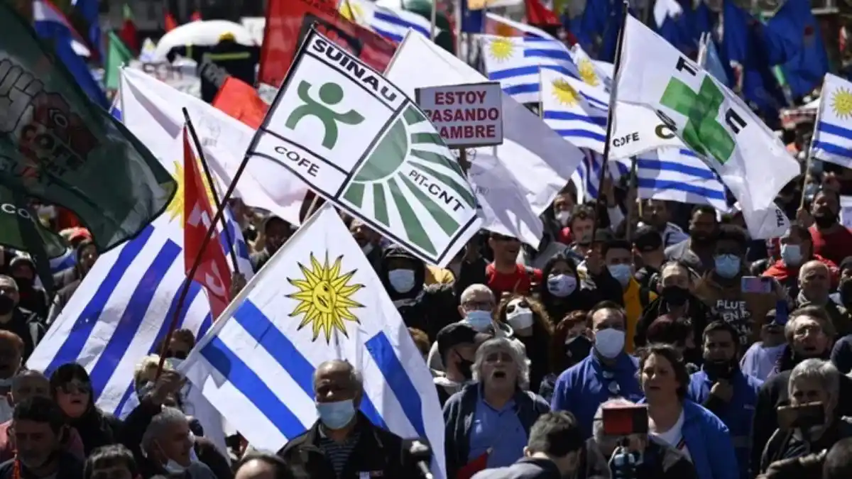 Paro general en Uruguay contra la política económica de Lacalle Pou