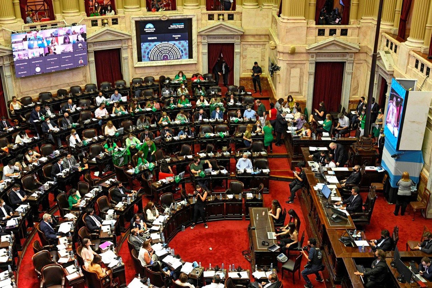 Aborto legal: Intendente de Morón celebró la media sanción y el de San Miguel expresó su oposición