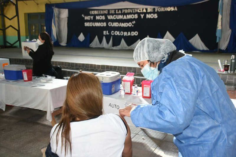 Personas de hasta 24 años del interior recibieron la 1.ª dosis de la vacuna