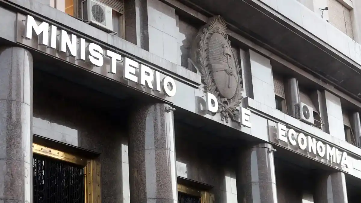 El Ministerio de Economía aseguró que volvió a desacelerar la inflación semanal