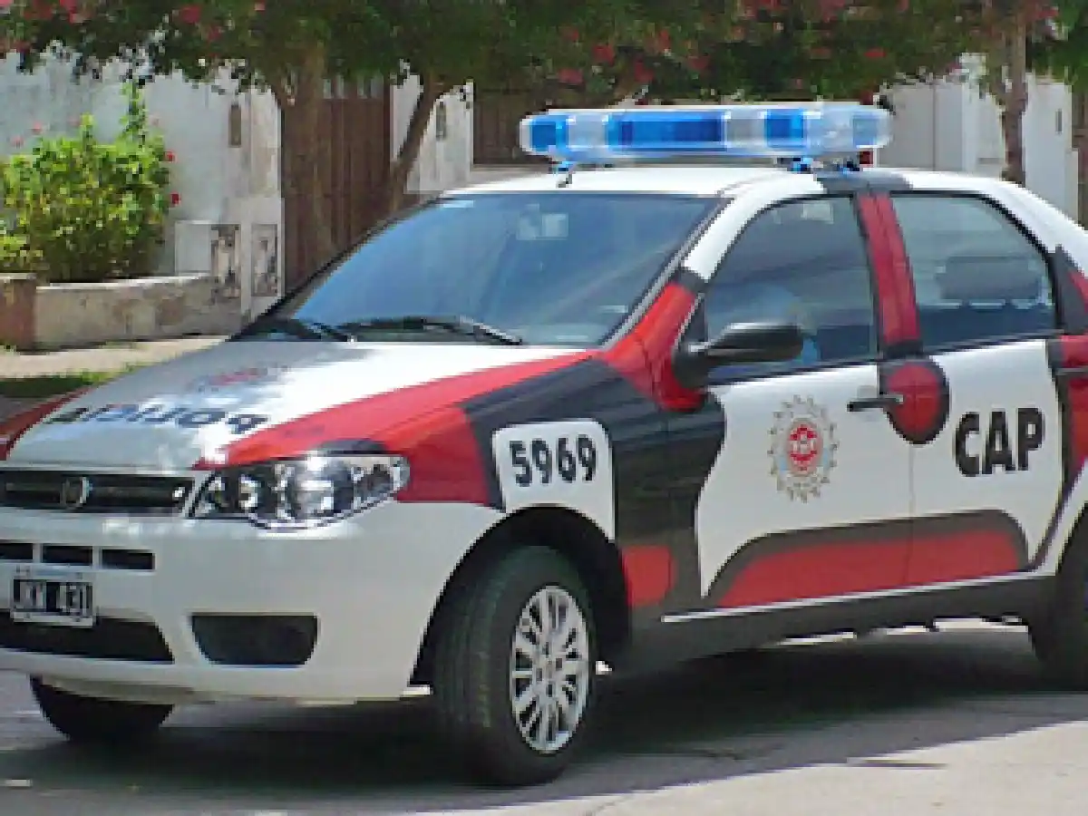 Cámaras de seguridad complican  a vecino por robo de una moto frente a una clínica  