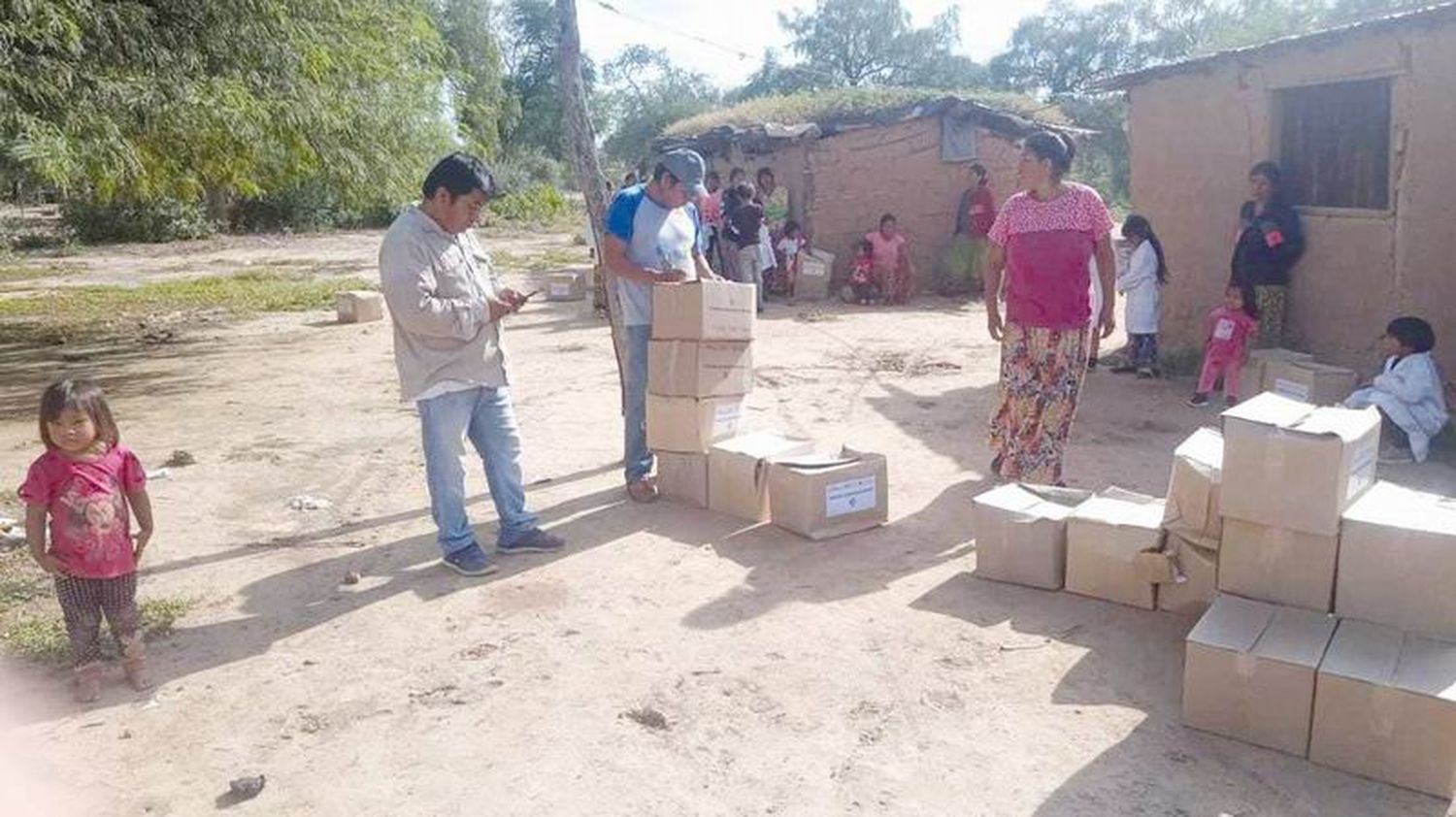 El Gobierno provincial entregó más de 3100
cajas alimentarias a comunidades aborígenes