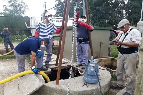 La provincia ejecuta obras de mantenimiento y mejoras con cuadrillas de Obras Sanitarias