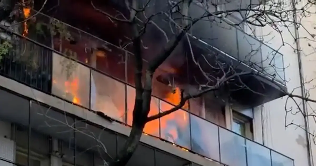 El siniestro ocurrió apenas un piso por encima de la vivienda de Cristina Kirchner, quien cumple allí su prisión domiciliaria.