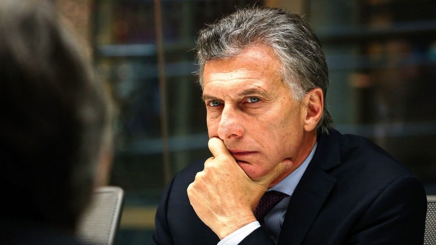 El debate sobre qué hacer con Macri agita la oposición
