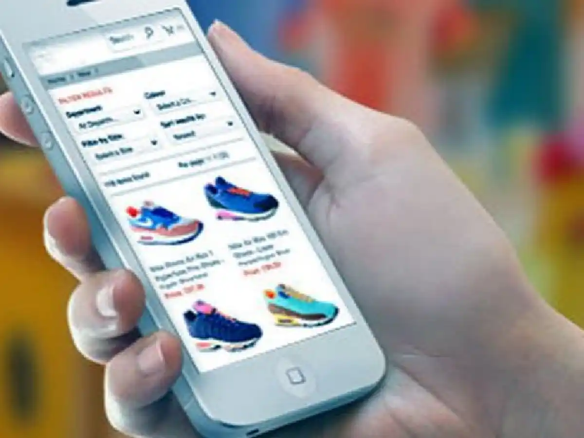 El gremio mercantil ya discute el impacto del comercio electrónico en la ciudad   