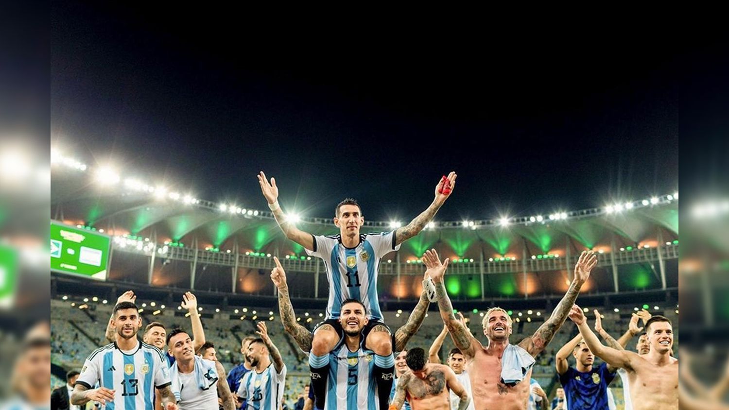 Di María celebra el histórico triunfo en el mítico estadio Maracaná