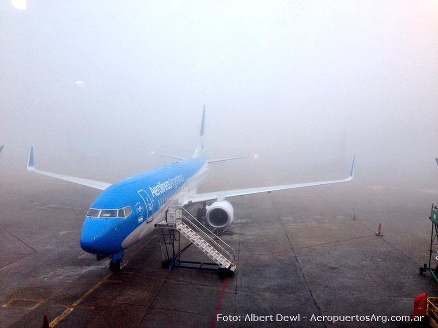 Los números de la niebla: mas de 300 vuelos demorados o cancelados