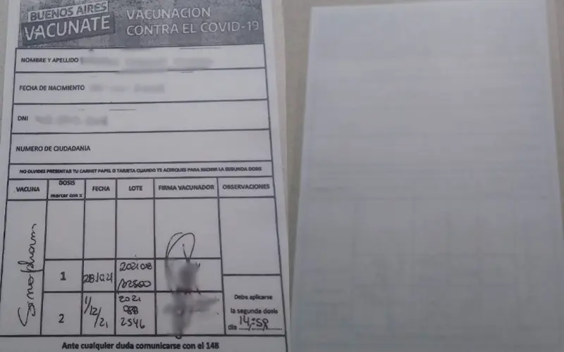 Denuncian la circulación de carnets de vacunación “truchos”