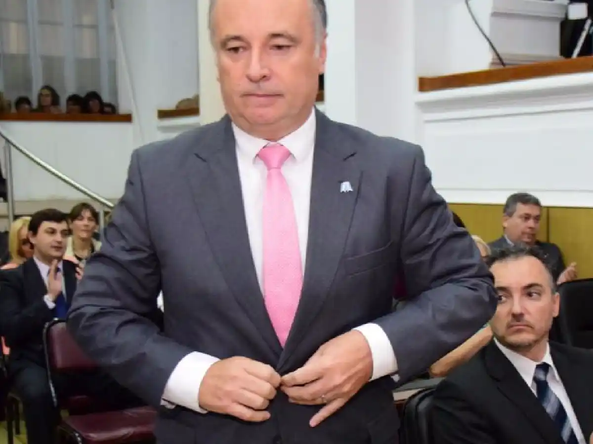 Investigaran a Eduardo Acastello por lavado de activos