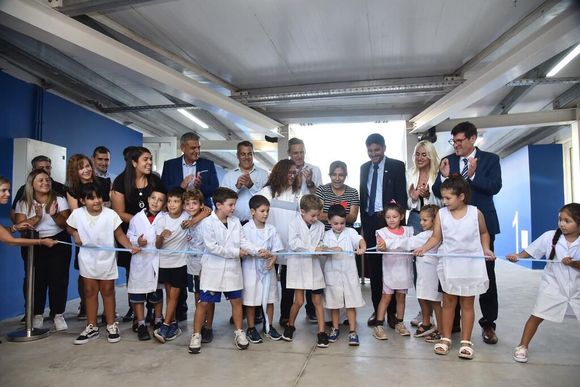 El gobernado Pullaro dejó habilitada la escuela primaria Nº 1409 de Pueblo Esther.
