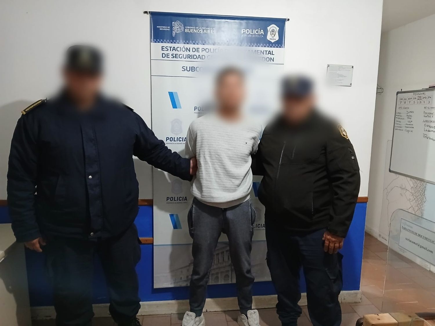 El sospechoso por la muerte del ciclista adolescente fue detenido y en su casa se encontró gran cantidad de armamento.