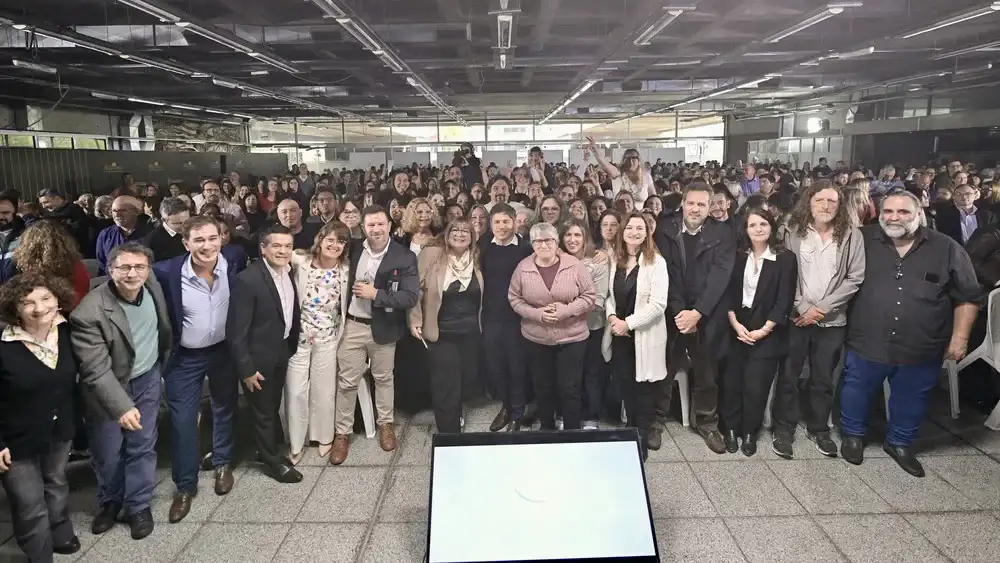 El Gobernador encabezó un encuentro junto a más de 800 miembros de la comunidad educativa, al cumplirse 150 años de la aplicación de la Ley de Educación Común.