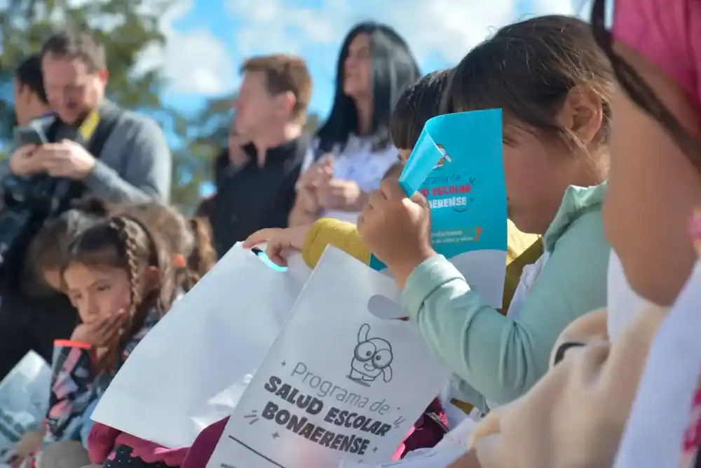 Kicillof lanzó un programa para garantizar controles médicos a niños de primaria