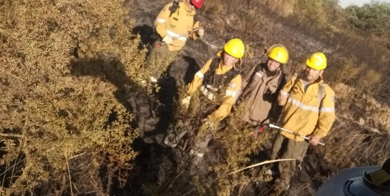 Los Bomberos Voluntarios de Coronda lanzaron una campaña para mitigar el calor en sus salidas diarias
