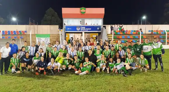 Amistoso internacional de fútbol femenino