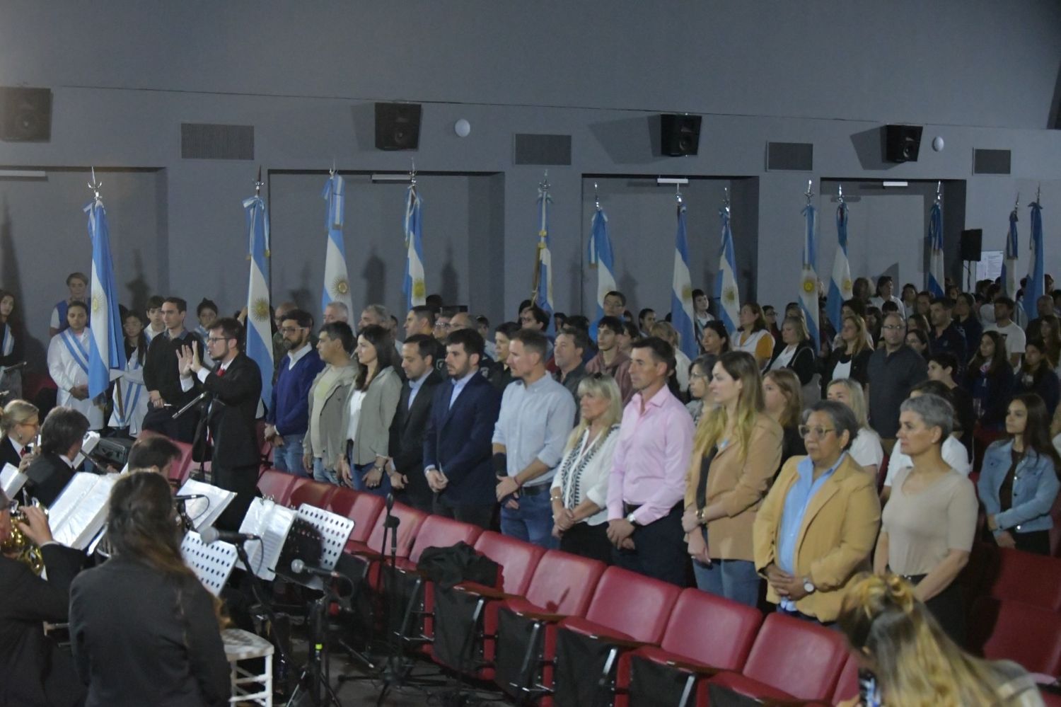 El intendente Chiarella y funcionarios de la ciudad asistieron al acto. Foto: MVT