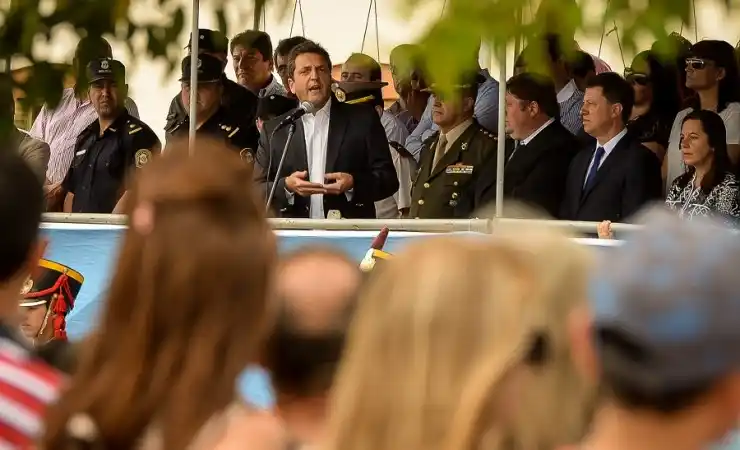 Massa en Villarino: "Estamos del lado del que trabaja y produce, y no del que simplemente especula"