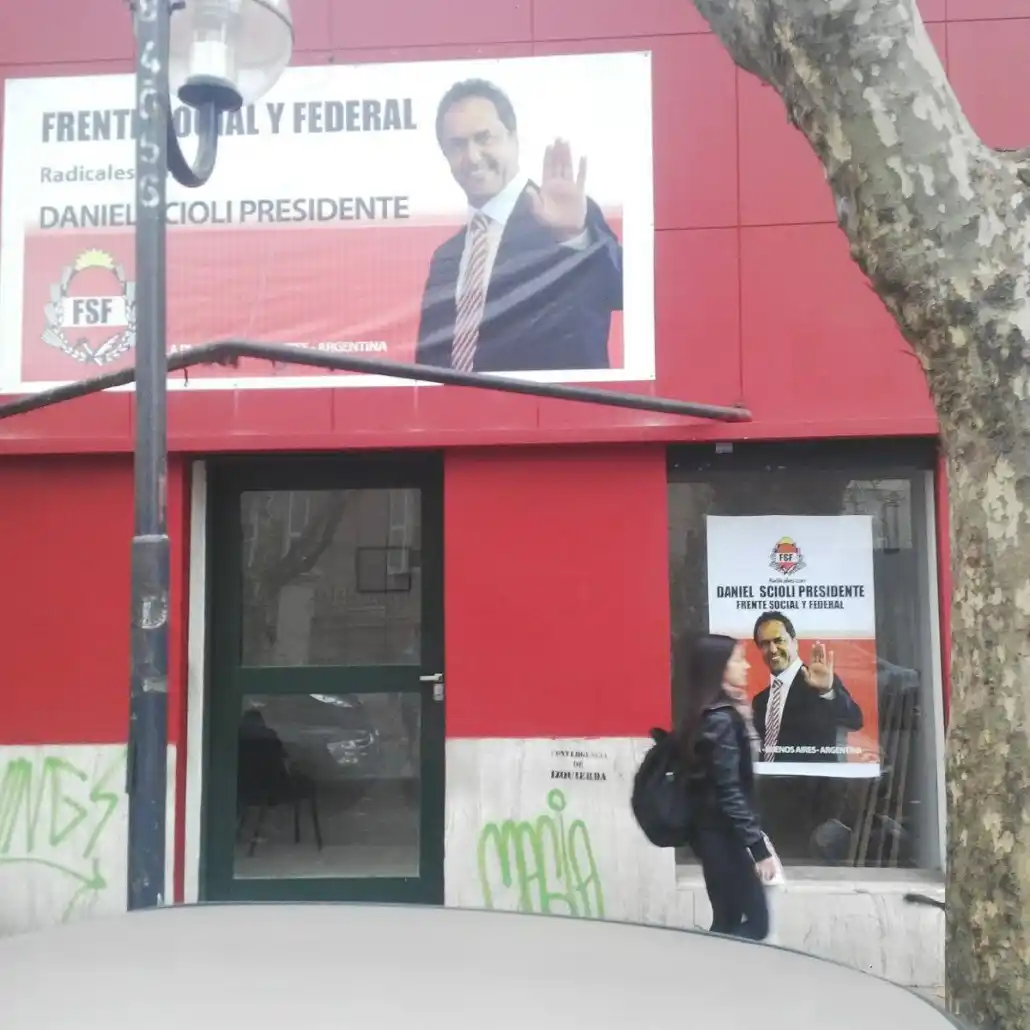 Elecciones 2015: Radicales inauguran el primer local "Scioli Presidente"