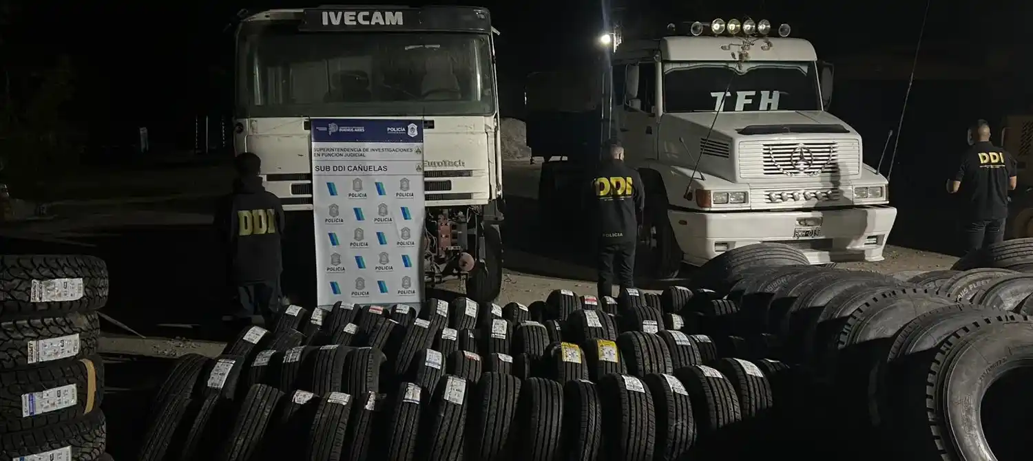 En un galpón de Domselaar se ubicaron cubiertas, entre otros elementos.