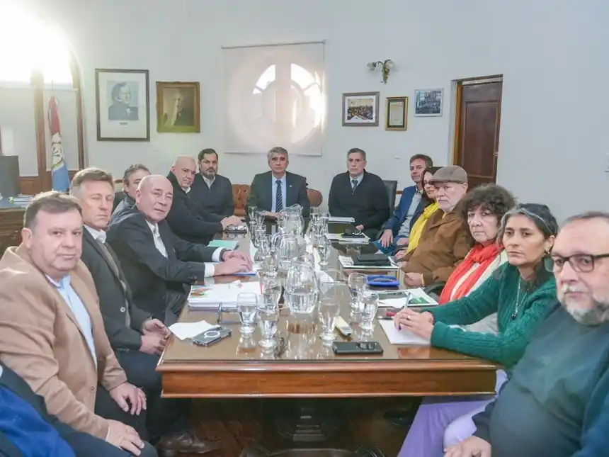 Sin propuesta y un nuevo pase a cuarto intermedio en la paritaria estatal.