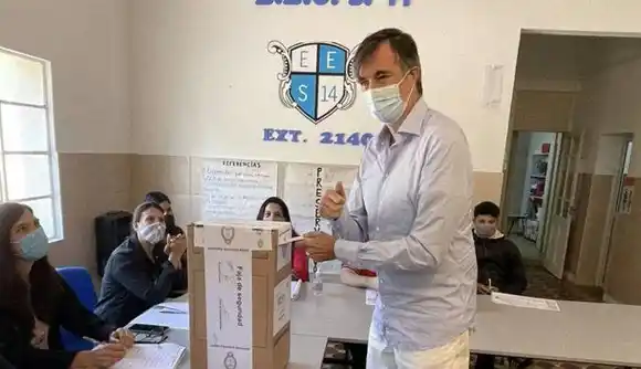 La emoción de Esteban Bullrich al momento de votar