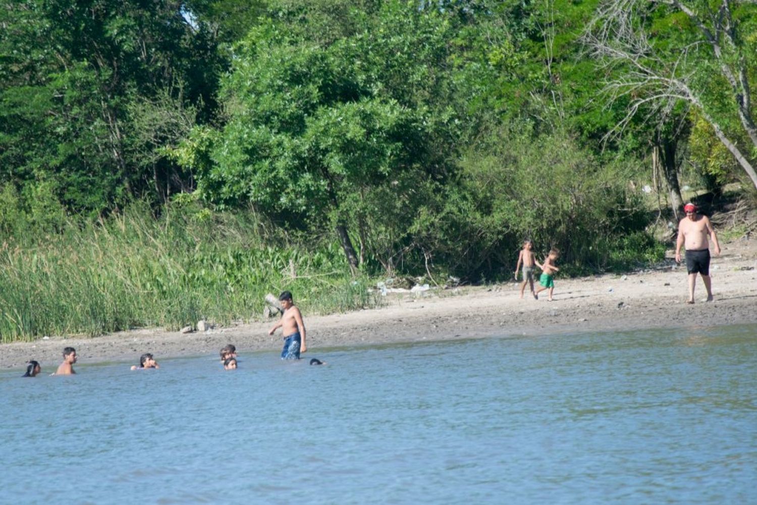 Unas de las zonas más peligrosas del río son las cercanas al predio del ex Frigorífico.