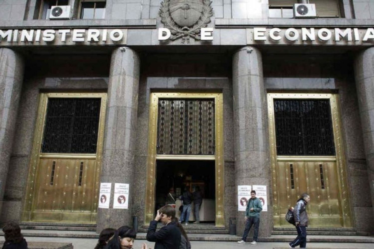 El Ministerio de Economía enfrenta hoy el desafío de demostrar su capacidad para obtener financiamiento en el mercado.