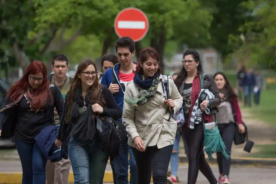 Continúan abiertas las inscripciones a carreras a distancia de la UNL