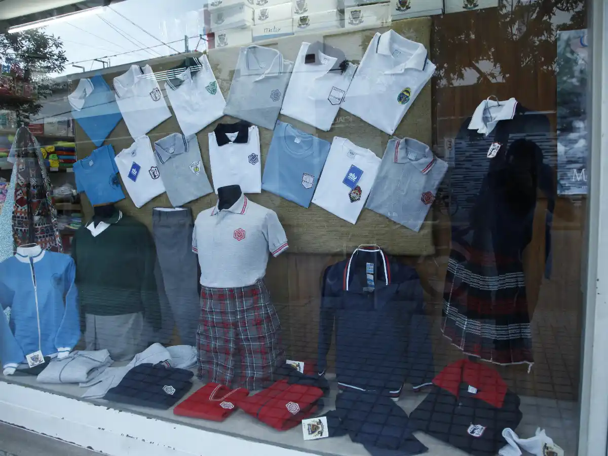Este año, la indumentaria completa para un escolar cuesta desde $1900 