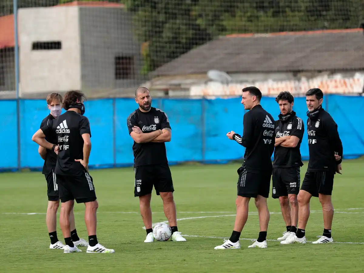 Scaloni: "Paraguay es un rival muy incómodo, sabe a lo que juega"