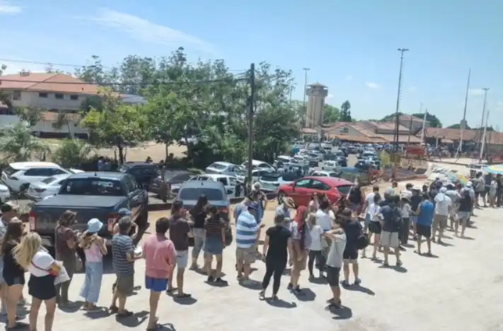 Vacaciones 2023: se registran largas filas de autos para cruzar a Brasil por Paso de los Libres
