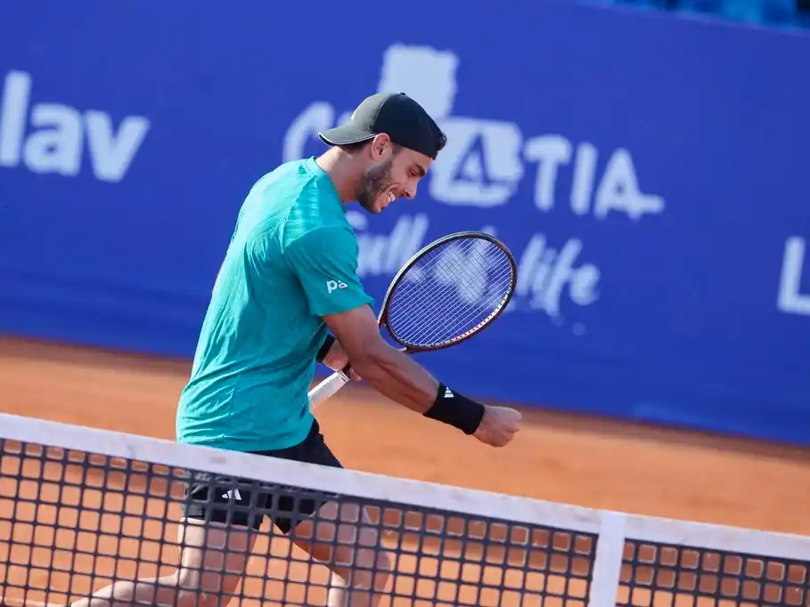 Cerúndolo y Etcheverry se cruzarán por un lugar en octavos