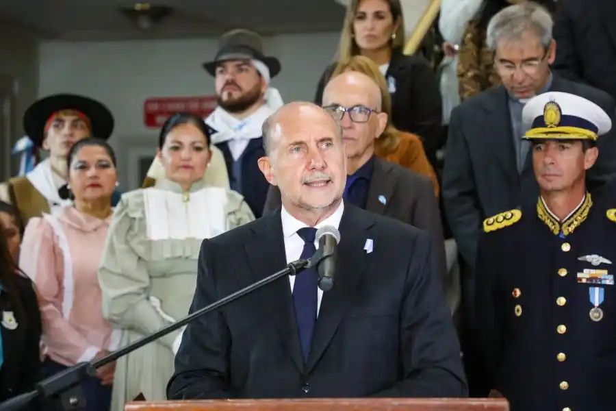 El gobernador Perotti conmemoró el 25 de Mayo