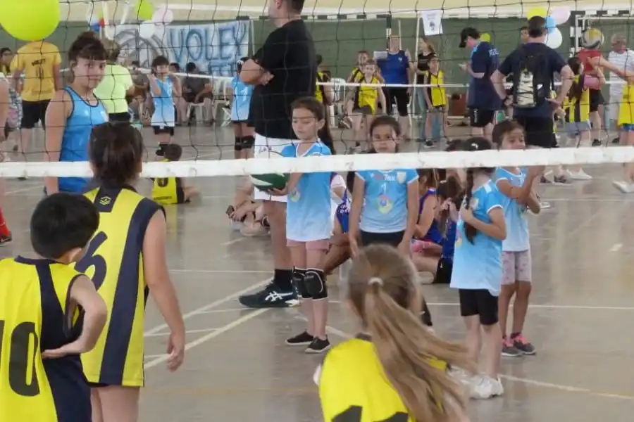 Exitoso Encuentro de Mini Vóley organizado por Atlético