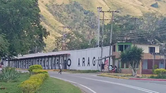 Joven detenido en protestas postelectorales intentó quitarse la vida en Tocorón y fue trasladado de emergencia a enfermería