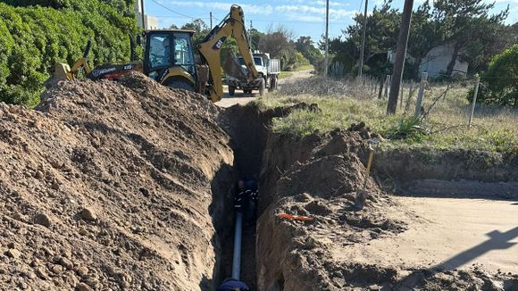 Se avanza con servicios básicos para los vecinos con una nueva obra de cloacas en Quequén