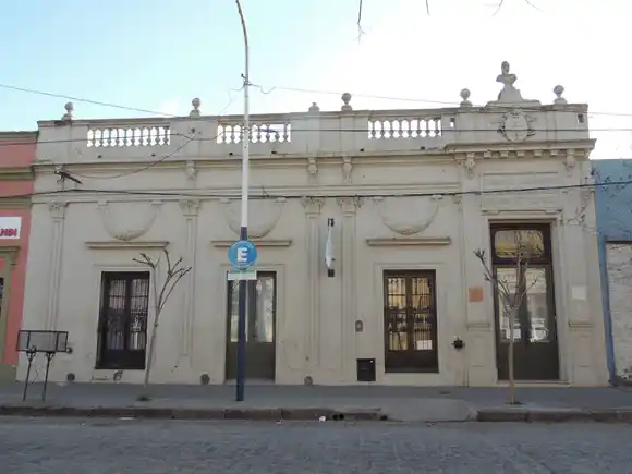 Comienza la feria del libro de Chascomús en la Sociedad Francesa
