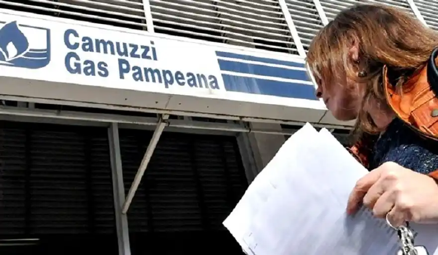 ¿Y POR CASA CÓMO ANDAMOS?: La Defensoría le reclamó a Camuzzi que mejore su atención al público en La Plata