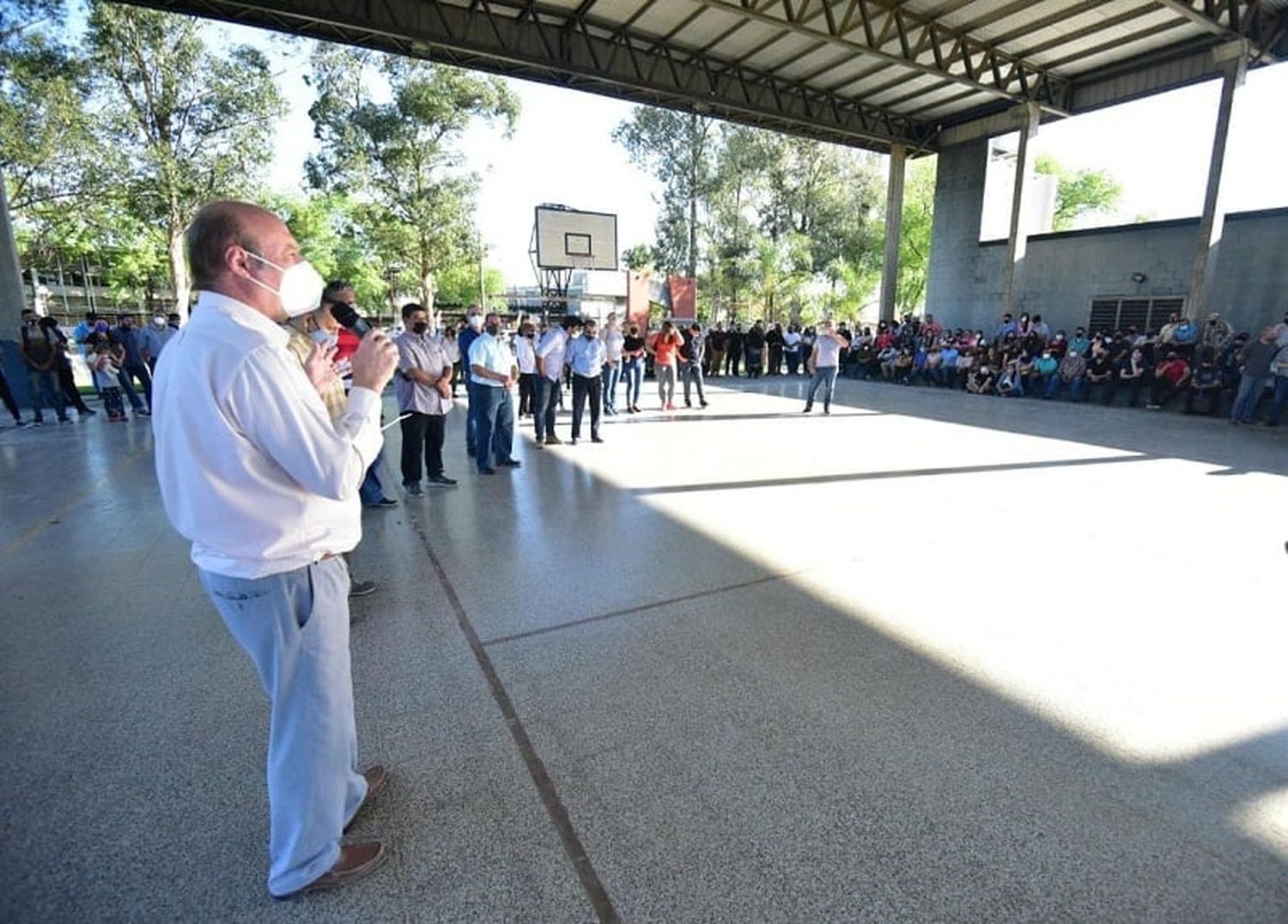 Parmetler participó de asamblea popular “en defensa de la autonomía de la UNaF”