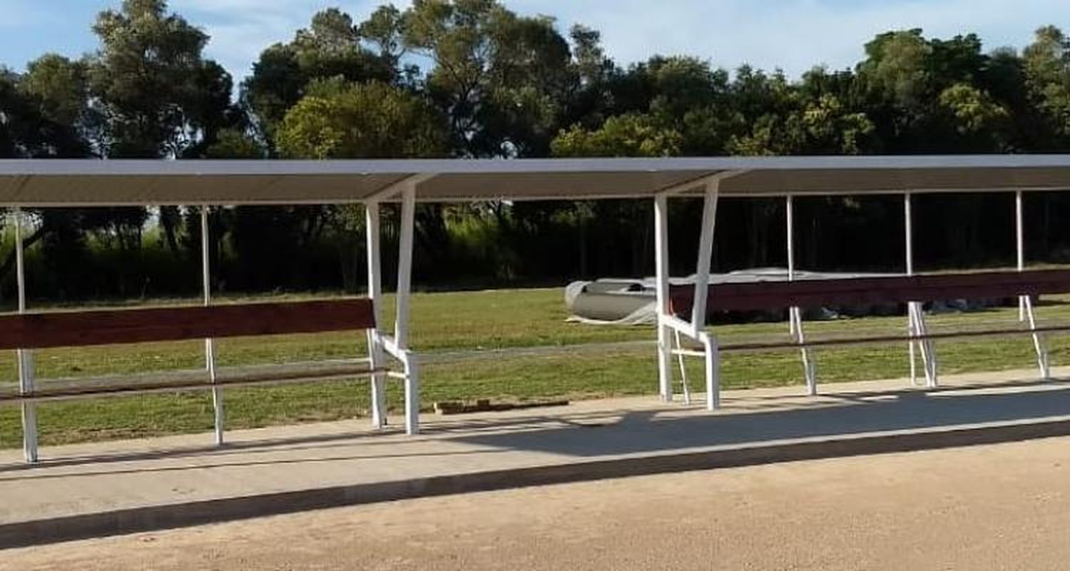 La empresa Forbex habilitó a Náutico a colocar la cancha de césped sintético en Villa Jardín