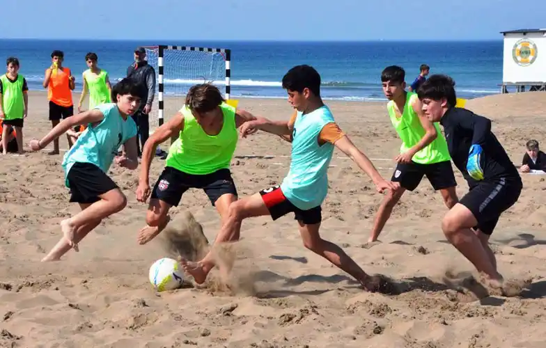 Ocho municipios compitieron en la etapa regional de fútbol playa