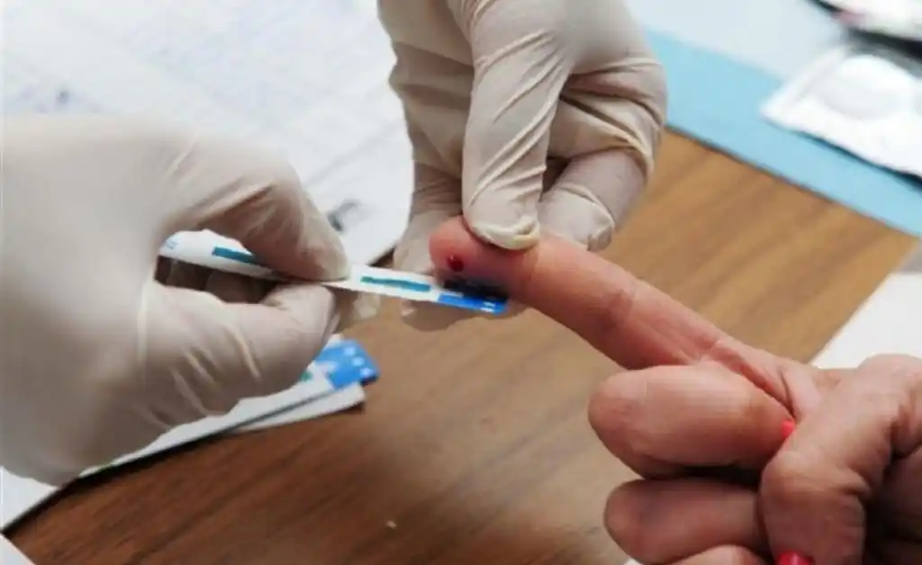 Rosario: se realizaron tests para la detección del VIH en plaza Montenegro