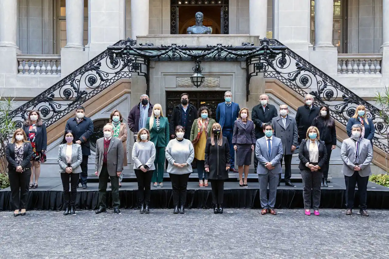 La ministra Carla Vizzotti encabezó la reunión del Cofesa, junto a sus pares provinciales.