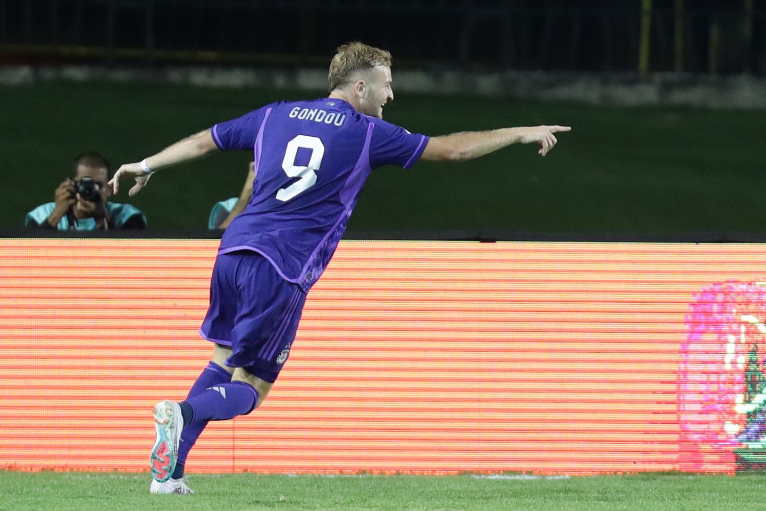 Con menos de un tiempo en cancha, Gondou es el goleador del equipo con tres goles.