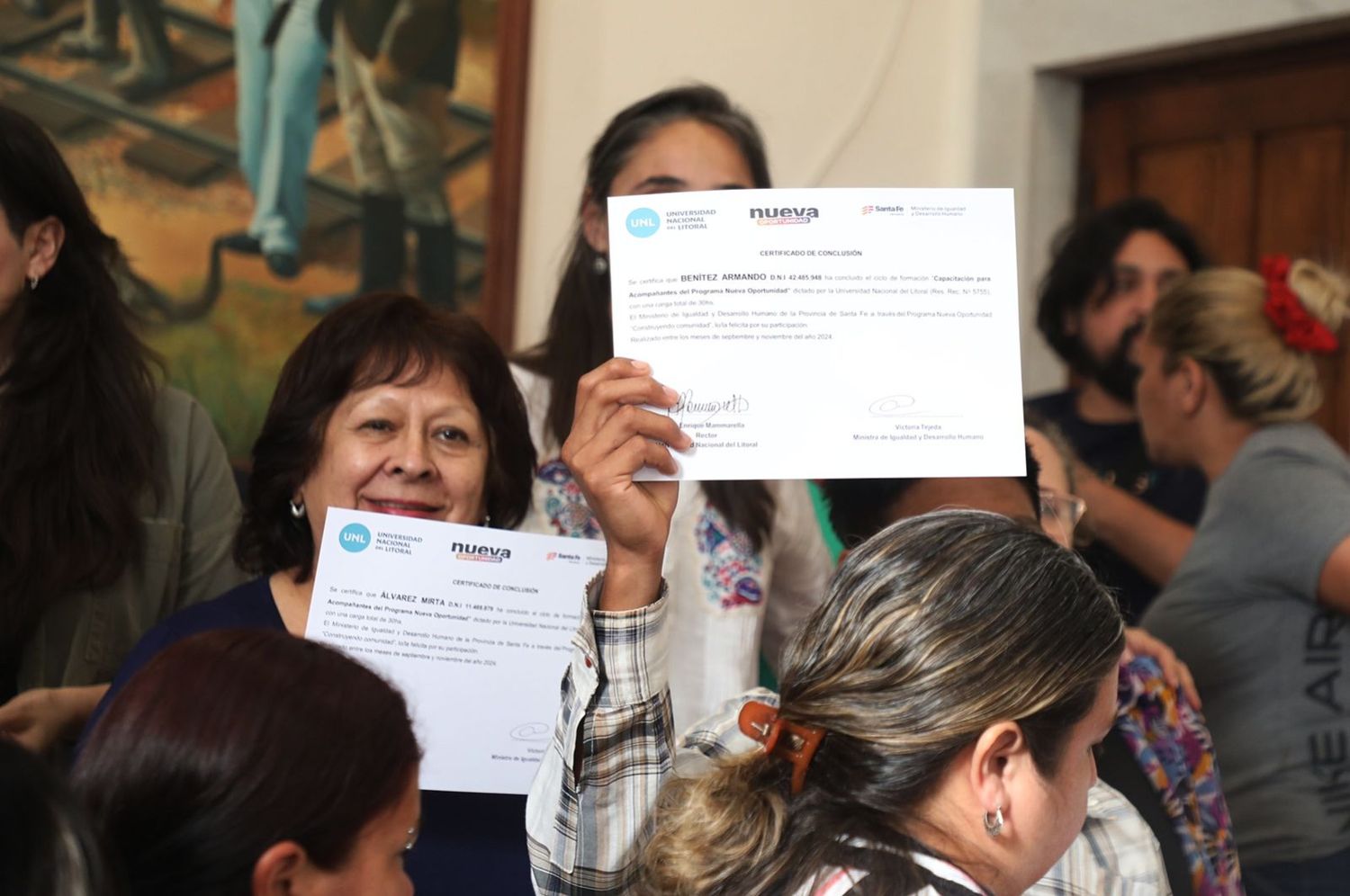 Las cursantes recibieron el correspondiente diploma.