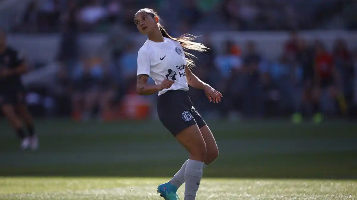 Deyna Castellanos anota su primer gol con el Bay FC